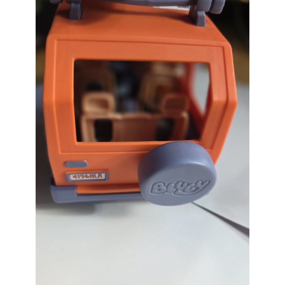 Bluey Heeler Family Cruiser Car Set with Bandit Bingo Bluey Action Figures Lot ! - Picture 4 of 4